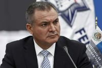 La investigación de Ramírez apunta como hombre clave en el desvío de recursos destinados a la seguridad pública de México a Genaro García Luna, ministro en el Gobierno de Felipe Calderón que actualmente se encuentra preso en Estados Unidos acusado de narcotráfico.
(ARCHIVO)