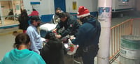 Familiares y amigos de las personas hospitalizadas en el Hospital General recibieron provisiones alimenticias el 25 de diciembre.