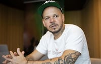 El rapero Residente mostró su indignación al asalto del miércoles al Capitolio en Washington DC por parte de partidarios radicales del saliente presidente de Estados Unidos, Donald Trump. (ESPECIAL) 
