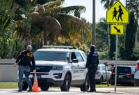 Los dos agentes del FBI fallecidos este martes durante una operación en Sunrise, en el sur de Florida (EUA) por un caso de abuso infantil fueron emboscados por el sospechoso, quien les disparó a través de la puerta con un rifle y luego se quitó la vida, según informaciones publicadas este miércoles. (ARCHIVO) 