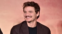 Pedro Pascal será uno de los principales atractivos de The Bubble, una comedia coral y basada en la pandemia de Netflix que dirigirá y escribirá Judd Apatow, informaron este martes medios estadounidenses.  (ESPECIAL) 
