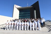 El alcalde de Torreón, Jorge Zermeño, realizó un acto de homenaje y saludó a representantes de la Dirección de Salud en el municipio.