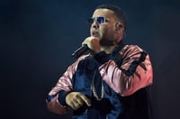 El reguetonero Daddy Yankee reveló que aumentó 50 libras (23 kilos) durante la pandemia de la COVID-19, específicamente por la ansiedad que le creó mantenerse encerrado en su residencia y no poder ofrecer presentaciones musicales. (ESPECIAL) 