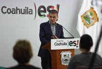 Critica Riquelme logística de vacunación federal contra COVID-19