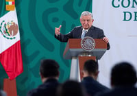 Refrenda AMLO compromiso con mujeres para lograr igualdad