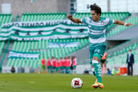 Alan Cervantes es uno de los elementos que más distancia recorren por partido en Santos Laguna, el juego pasado tuvo 11.2 kilómetros. (JAM MEDIA)