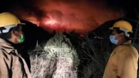 Combaten incendio forestal en Sierra de Arteaga