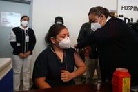 Reiniciarán vacunación para personal de salud en Durango