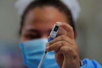 Advierte Pfizer que probablemente sea necesaria tercera dosis de la vacuna
