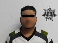 Los agentes estatales procedieron a marcarle el alto al conductor, quien dijo llamarse Fernando, de 32 años de edad, para interrogarlo e investigación del vehículo.