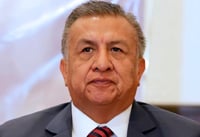 Acusan a diputado de Morena de acoso, la libra con fuero y hasta vota