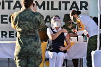 Pide CLIP vacunar a todo el sector salud contra COVID-19