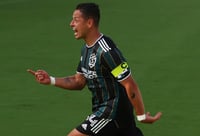 Javier Hernández logró un hat-trick con el Galaxy este fin de semana, mismo que fue ignorado por la Selección Mexicana.
(AP)