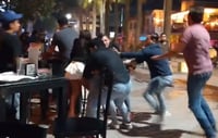 VIRAL: Laguneros protagonizan pelea campal en Paseo Morelos de Torreón