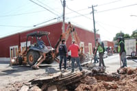 Las labores que se desarrollarán sobre la avenida Madero a lo largo de más de dos kilómetros, cuentan con una inversión de 6 millones 770 mil pesos y el cierre de vialidades se lleva a cabo en las vialidades aledañas.
(EL SIGLO DE TORREÓN)