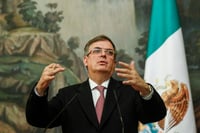 Siguiendo el ejemplo del presidente Andrés Manuel López Obrador y algunos secretarios y subsecretarios de Estado, Marcelo Luis Ebrard Casaubon, titular de la Secretaría de Relaciones Exteriores (SRE), solicitó al Instituto Mexicano de la Propiedad Industrial (IMPI) el registro de su nombre como marca comercial. (ARCHIVO)