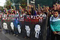 Se desmarcan estudiantes de Ayotzinapa de partidos políticos