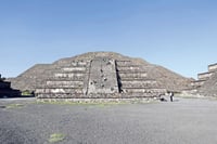 La Fiscalía General de México requisó un predio que albergaba una construcción irregular cerca de la zona arqueológica de las pirámides de Teotihuacán, a las afueras de la capital, informó este lunes el Instituto Nacional de Antropología e Historia (INAH). (ARCHIVO)