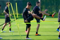 Los jugadores de la Selección Olímpica tuvieron ayer su último entrenamiento para medirse hoy al combinado de Rumania. (CORTESÍA FMF)