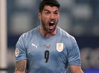 Uruguay salvó los muebles al empatar 1-1 este lunes ante Chile, con un autogol de Arturo Vidal, en el estadio Arena Pantanal de Cuiabá en la tercera jornada del Grupo A de la Copa América. (ESPECIAL) 