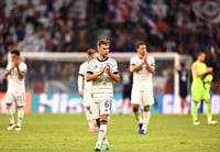 Jugadores versatiles para los equipos de futbol deben destacar en diferentes posiciones. (ARCHIVO)