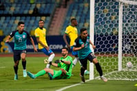 Ángel Mena (15) marcó el tanto del empate para Ecuador. (AP)