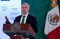 Papás de niños con cáncer presentan denuncia contra Gatell