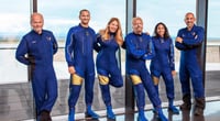 Multimillonario Richard Branson listo para viajar hoy en su propio cohete al espacio