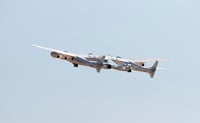 Empresario Richard Branson inicia su viaje al espacio a bordo del avión VSS Unity
