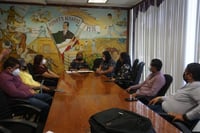 Este martes en las instalaciones de la Sala de Cabildo de la Presidencia Municipal de Matamoros se oficializó la conformación del comité del Comedor Comunitario del DIF, el cual lo integran miembros de la sociedad civil y de autoridades locales. (MARY VÁZQUEZ)