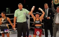 La campeona de peso Paja del Consejo Mundial de Boxeo (WBC, por sus siglas en inglés), la alemana Tina Rupprecht, defendió con éxito su título al derrotar por decisión dividida a la excampeona mundial mexicana Katia Gutiérrez, en el evento principal de una cartelera que se llevó a cabo en la pista de hielo Hydrotech de Königsbrunn, en Bayern, Alemania. (ESPECIAL) 