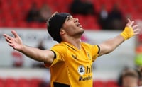 'Nunca pensé en terminar mi carrera'; dice Raúl Jiménez sobre su regreso con Wolves tras la fractura de cráneo