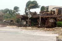 Pronostican un fin de semana huracanado en zonas de costa de México y EUA