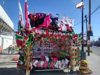 Las calles de Madero se visten de artículos patrios. (EL SIGLO DE TORREÓN) 