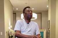 Pelé reingresa a cuidados intensivos