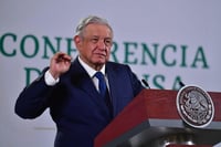 AMLO destaca visita de John Kerry para conocer el programa Sembrando Vida