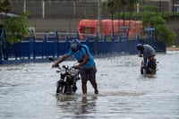 Tormenta 'Rick' se vuelve huracán frente a costas del Pacífico