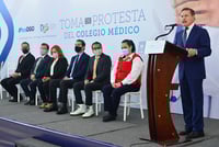 El gobernador de Durango reconoce la entrega y vocación de los médicos