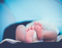 Bebé tenía 1 día muerto y su mamá no lo notó por estar drogada