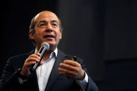 Felipe Calderón reconoce a AMLO aceptar que hay desabasto de medicinas