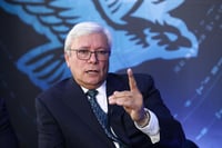 Jaime Bonilla, exgobernador de Baja California, sale 'muy bien' de Palacio Nacional tras reunión con AMLO