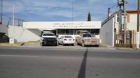 Sedena asegura droga en camión de paquetería en Allende