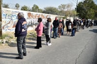 Se retrasa dos horas aplicación de vacuna antiCOVID en Torreón
