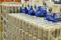 Los legisladores locales aprobaron la venta de bebidas alcoholicas a domicilio; para ello se otorgará una licencia de 9 mil pesos.