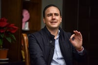 El alcalde señala que la fórmula para desarrollar los mejores proyectos y programas fue el trabajo en equipo entre sociedad civil, iniciativa privada, el gobernador Riquelme y el gobierno municipal. (ÉRICK SOTOMAYOR)