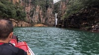 El número de fallecidos en el grave accidente ocurrido el sábado en un lago de Brasil, tras caerse una enorme pared rocosa sobre unas barcas de turistas, se elevó de siete a ocho, informaron este domingo fuentes oficiales. (EFE) 