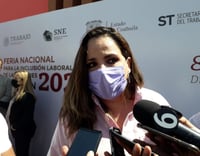 Zogbi Castro dijo que se ha buscado concientizar a las estudiantes de preparatoria, para que sean más las que se incorporen a las carreras que tienen que ver con la vocación productiva de cada una de las regiones. (FERNANDO COMPEÁN)