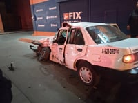 Muere taxista y pasajero queda grave tras choque provocado por ebrio en Torreón