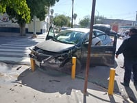 Fuerte choque deja daños materiales por 50 mil pesos en Torreón