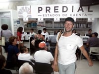 Imagen '¿Ya viven aquí los de Coldplay o qué?'; usuarios se burlan de la larga estadía del grupo en México